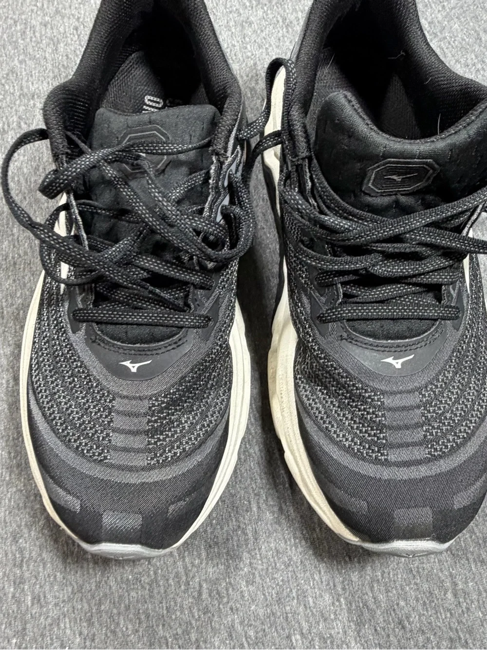 Mizuno Wave Horizon 8 Black Mens US Sz 9.5 411501.9000 Running Shoes Sneakers